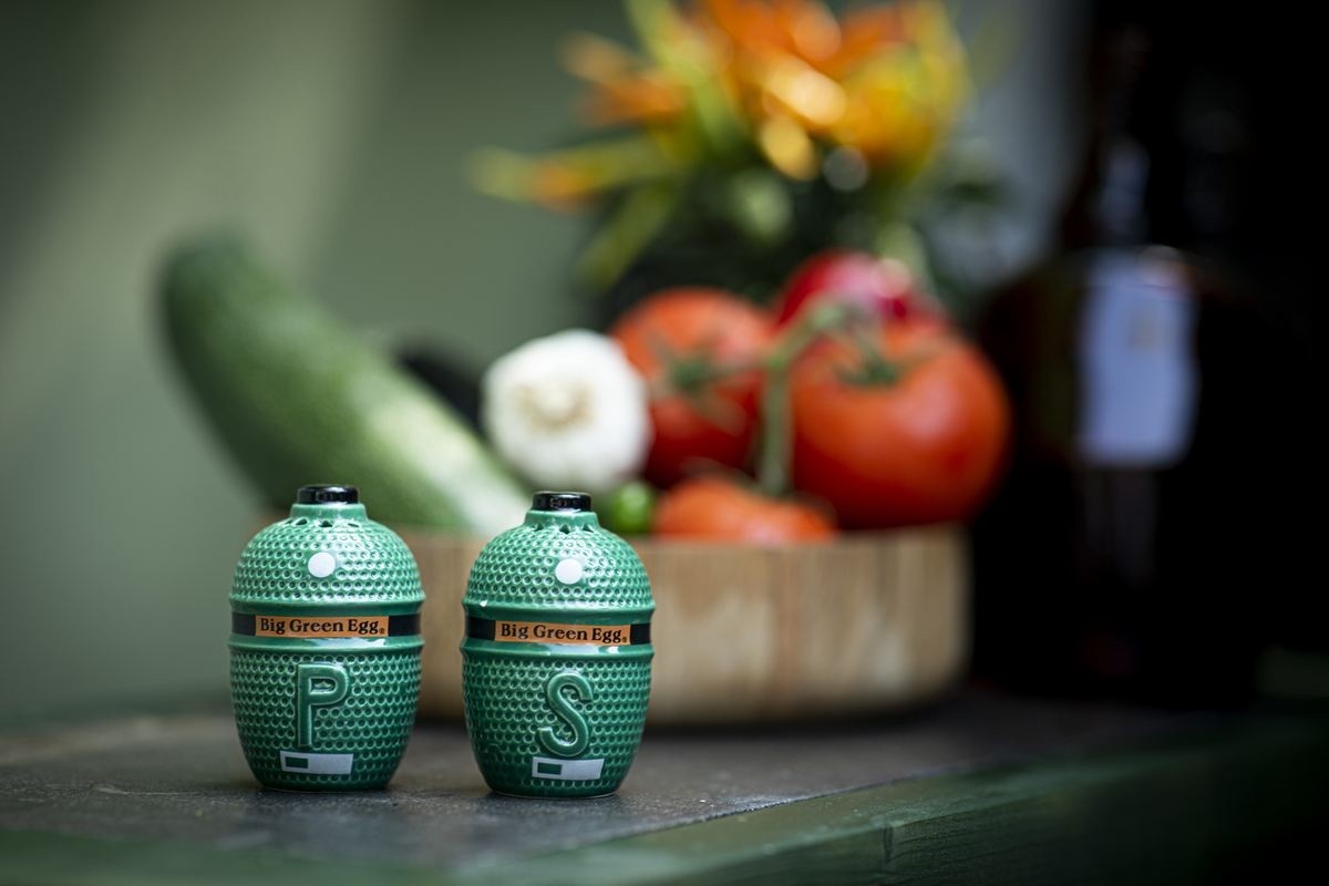 Salt and Pepper Shaker EGGs