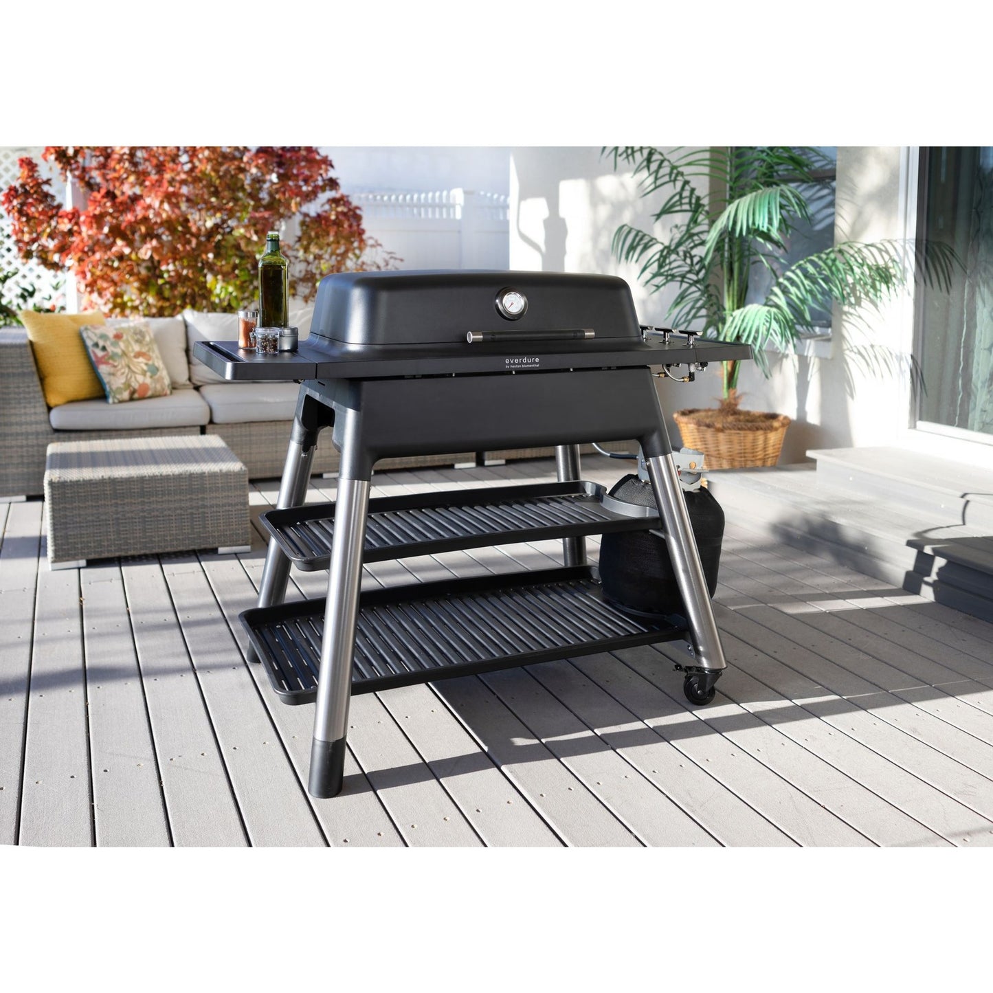 Everdure FURNACE Gasgrill mit Doppelboden