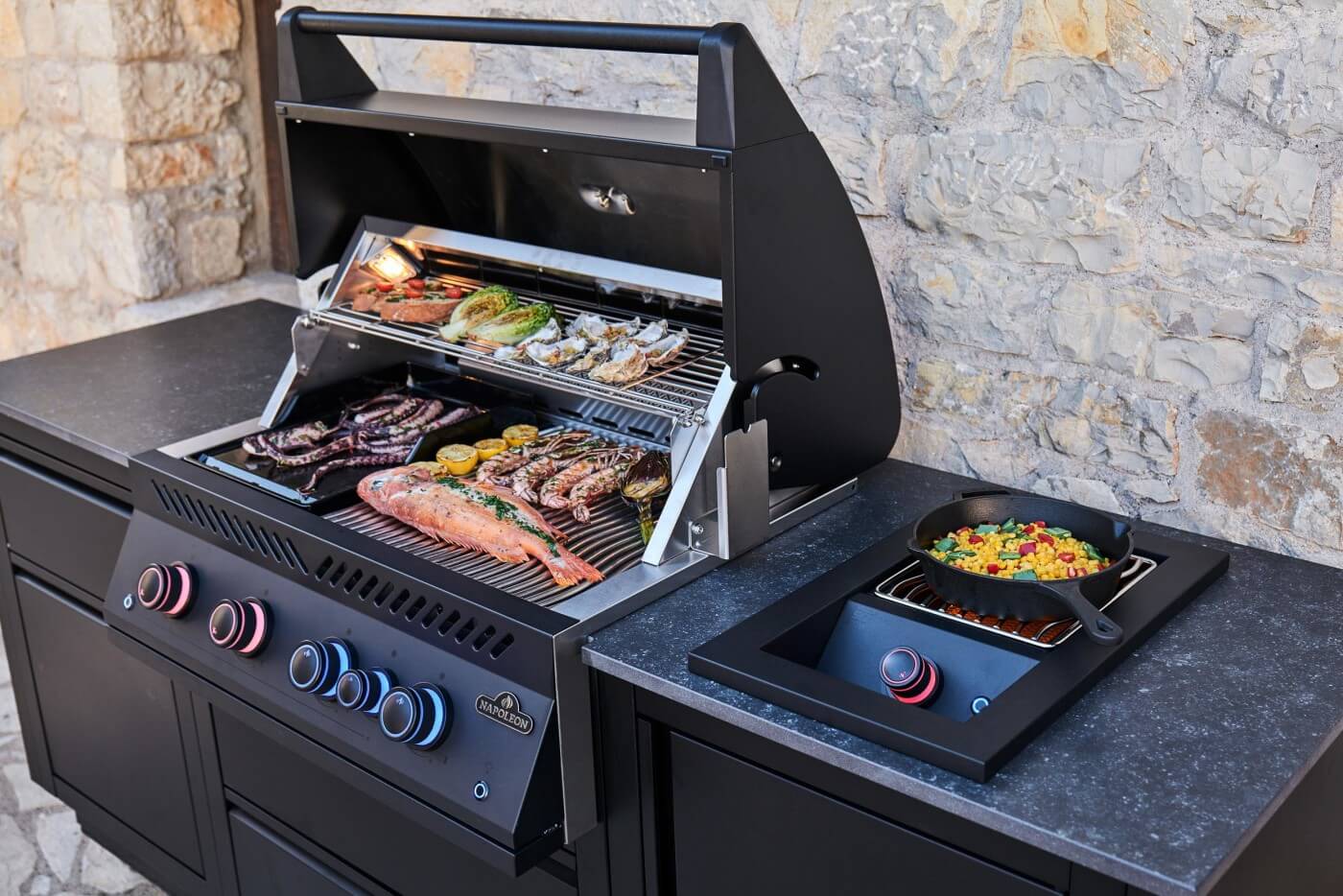 Napoleon - OASIS® 106 Outdoor-Küche, 32-Zoll-Einbaugrill der 700er-Serie