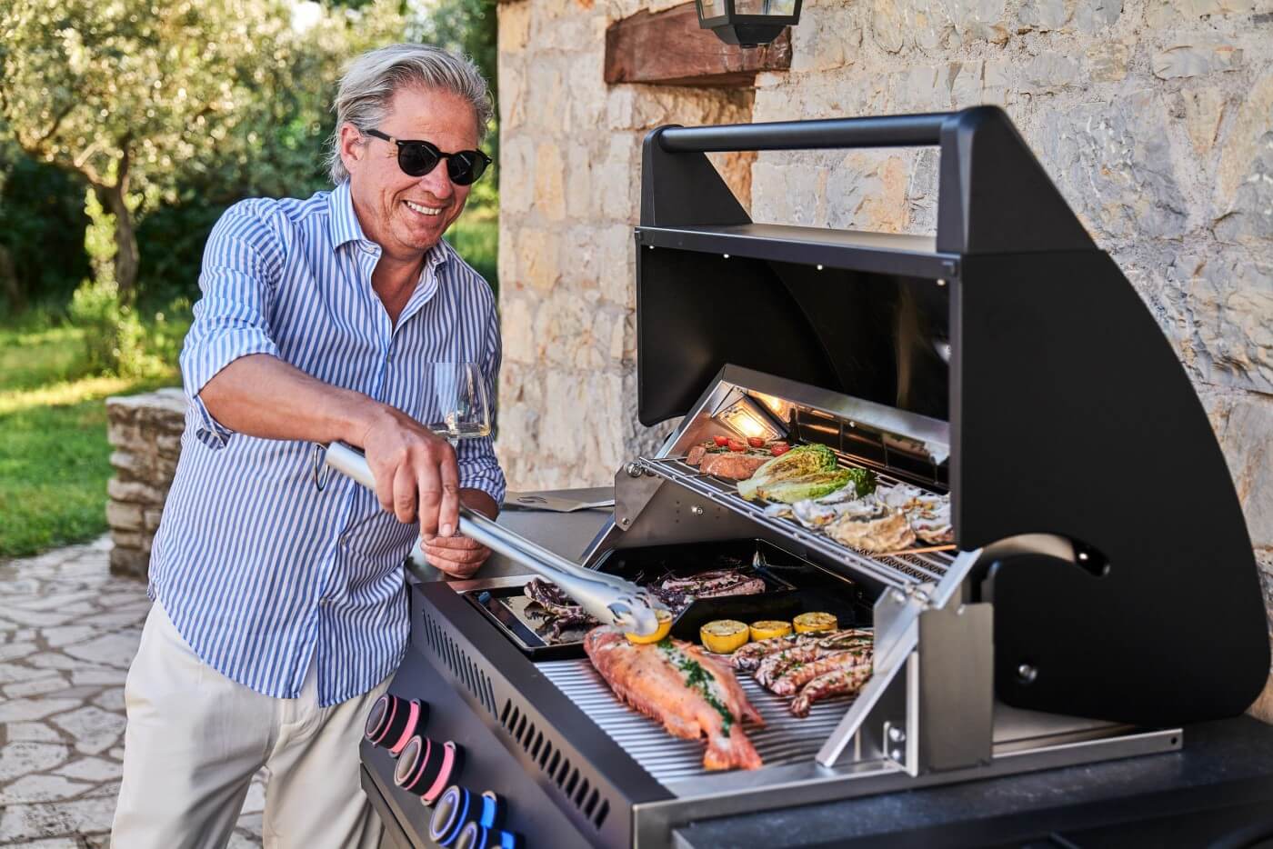 Napoleon - OASIS® 106 Outdoor-Küche, 32-Zoll-Einbaugrill der 700er-Serie