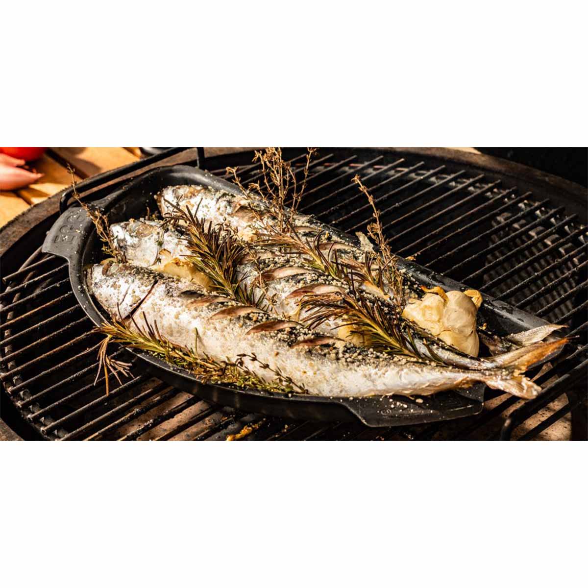 Big Green Egg – Gelochter halbrunder Rost L